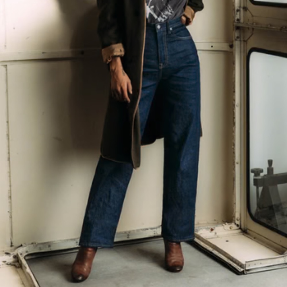 Imogene + Willie Catherine Indigo jeans size 30 CROPPED